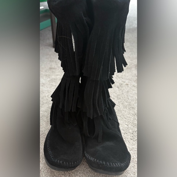 Minnetonka Moccasins 1639 Women's 3 Layer Fringe Calf High Boot Black Suede Sz 8 - Picture 1 of 6